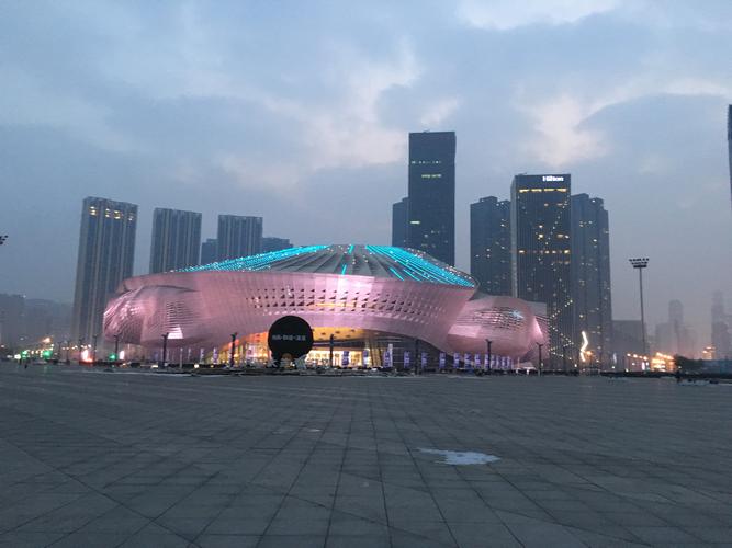 大连港货运码头夜景时间大连港货运码头电话